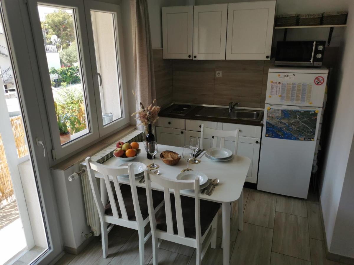 Apartman Jela 希贝尼克 外观 照片