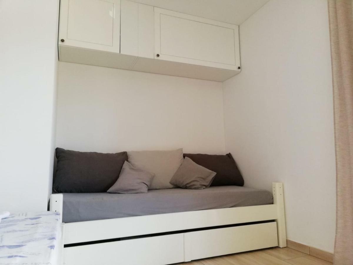 Apartman Jela 希贝尼克 外观 照片