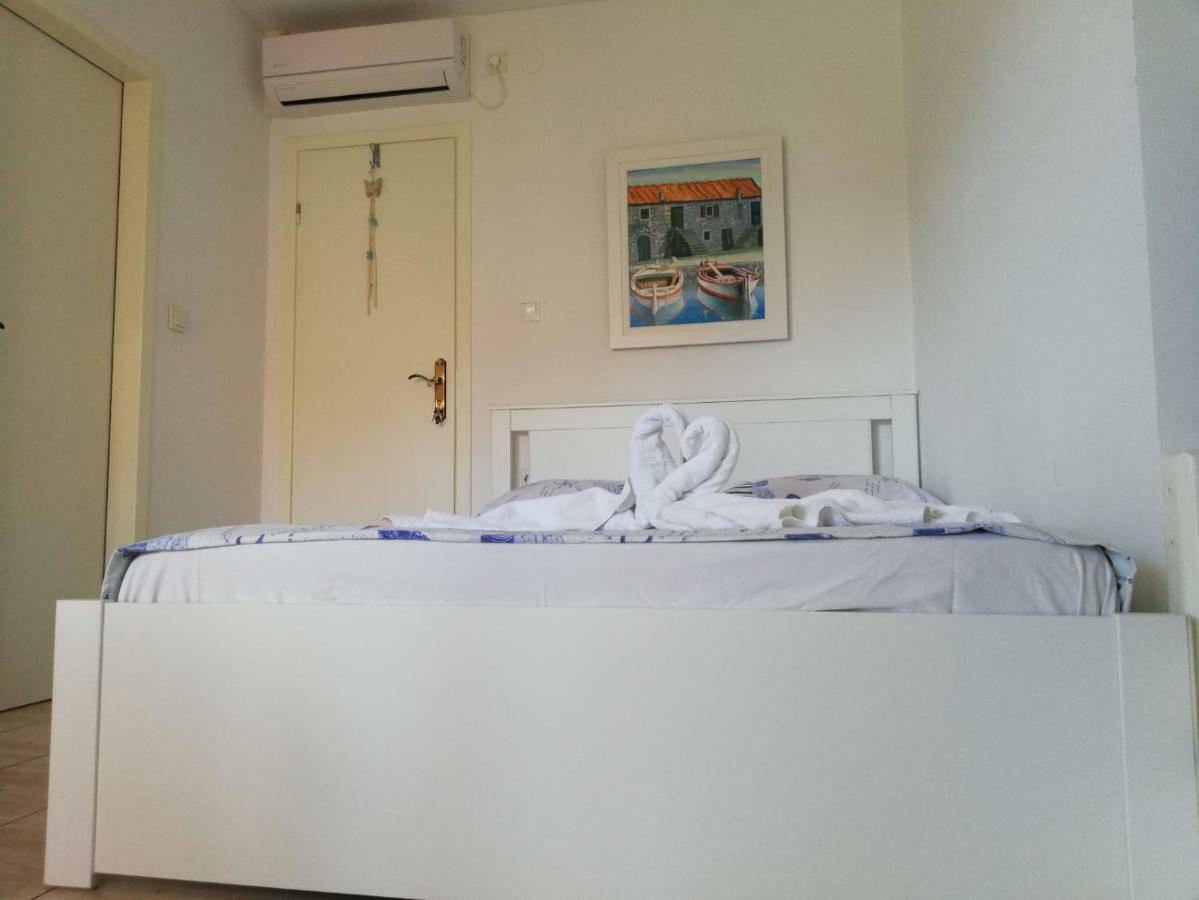 Apartman Jela 希贝尼克 外观 照片